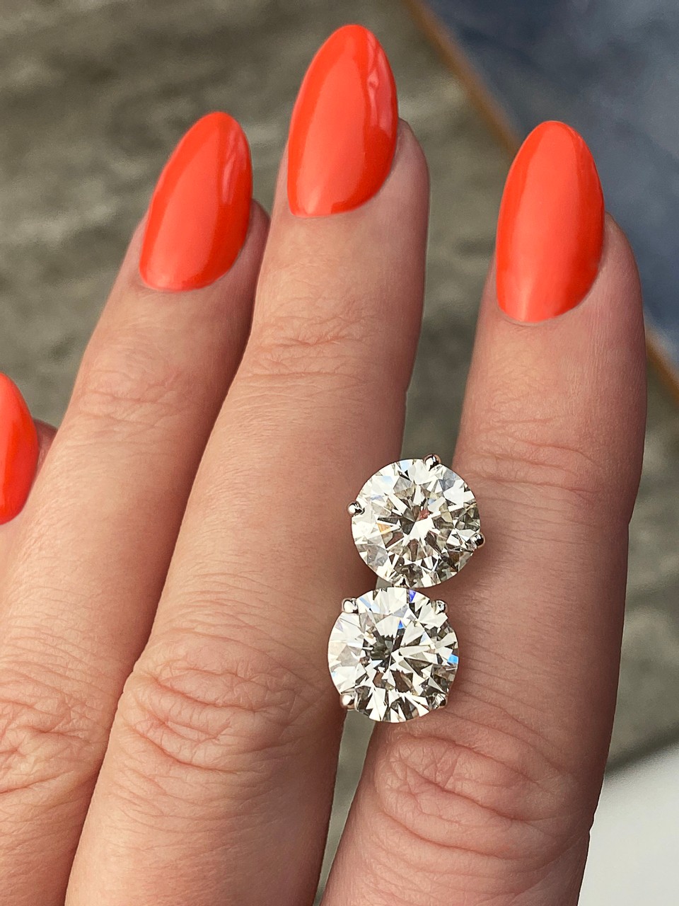 Shir: two carat round brilliant diamond ring