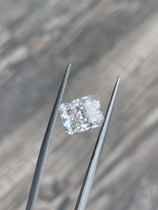 Frank Darling loose 2.5 carat radiant cut diamond