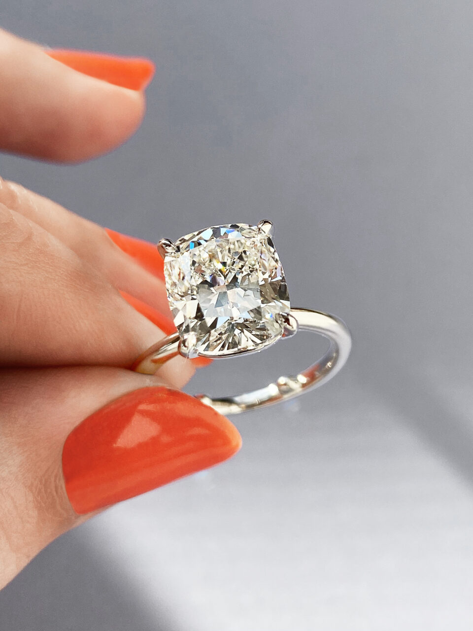 Best setting for cushion deals cut diamond